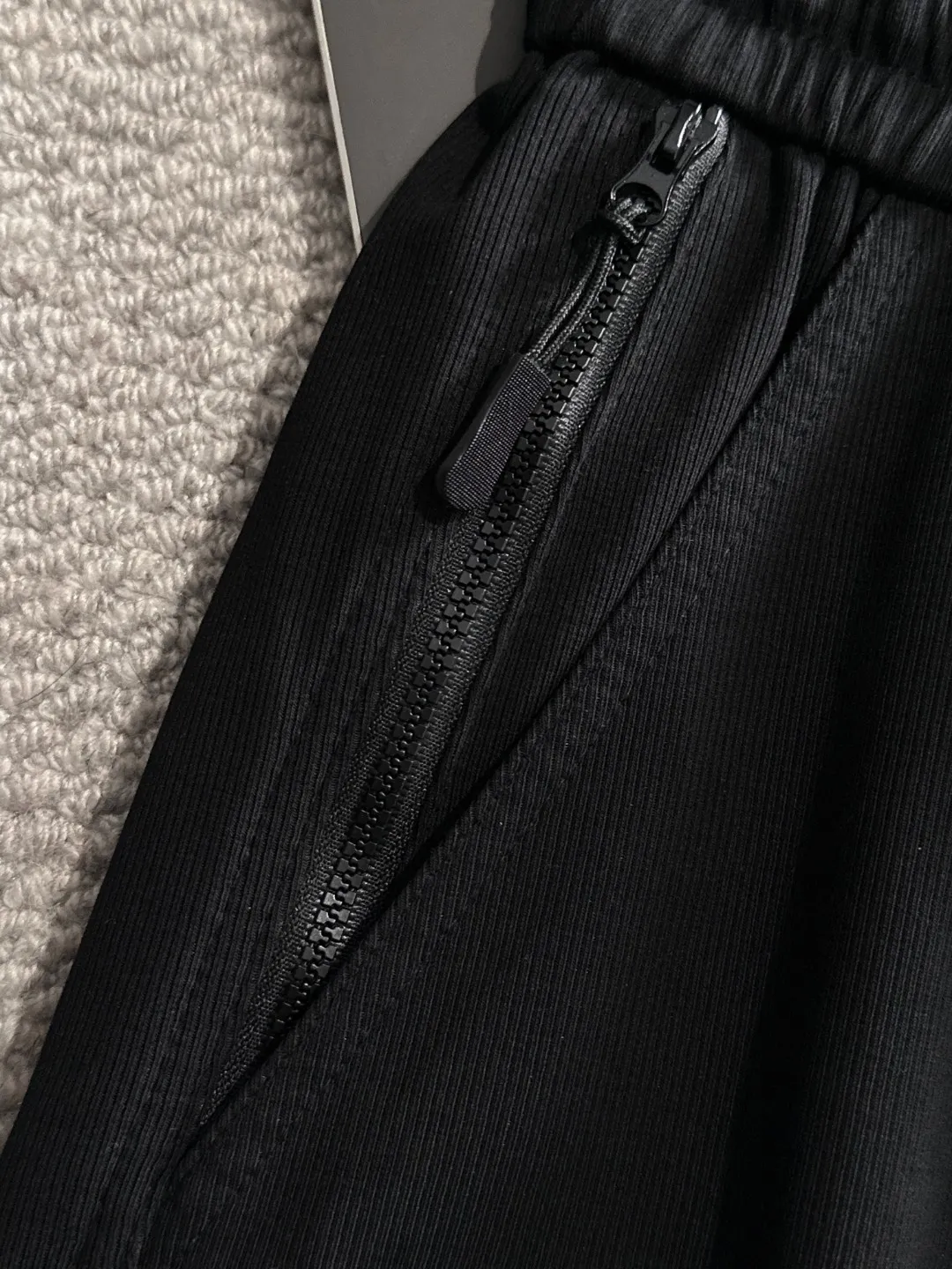 🅿️400 next day shipping Stone Island 2025 spring and summer new elastic band casual pants, thin counter custom fabrics, high breathability and comfort, impeccable details, brand element design concept, reflecting high quality. It feels delicate and soft! It presents a casual cut and the upper body shape is great! Size: M-4XL